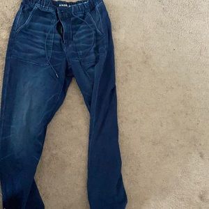 Blue stretchy jeans